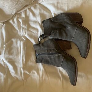 Matisse Laney grey suede ankle boots